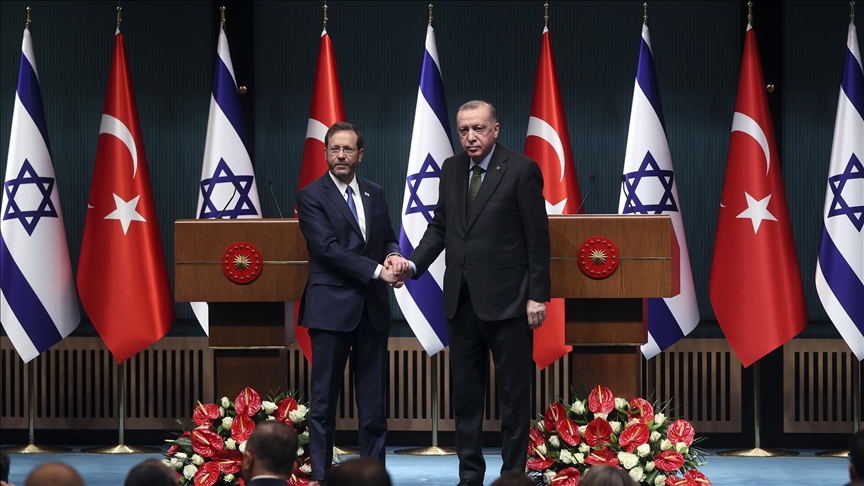 أردوغان يقيم مأدبة عشاء على شرف نظيره الإسرائيلي