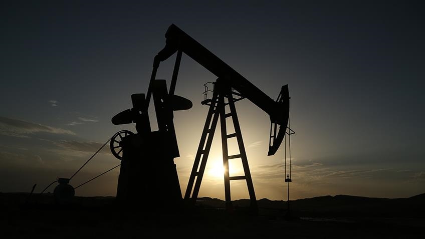 Suben los precios del petróleo tras la decisión de EEUU de prohibir el crudo ruso 