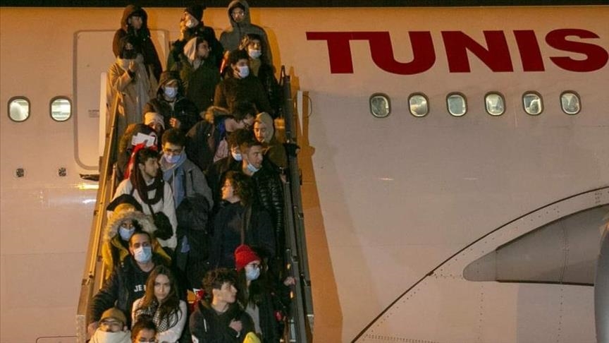 13 Tunezyjczyków ewakuowanych do Polski w oczekiwaniu na repatriację