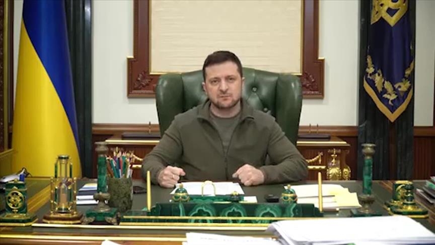 Зеленский подписал закон о применении гражданами оружия во время войны