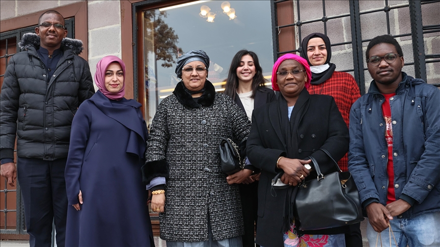 Niger’s first lady visits African Culture House in Turkish capital