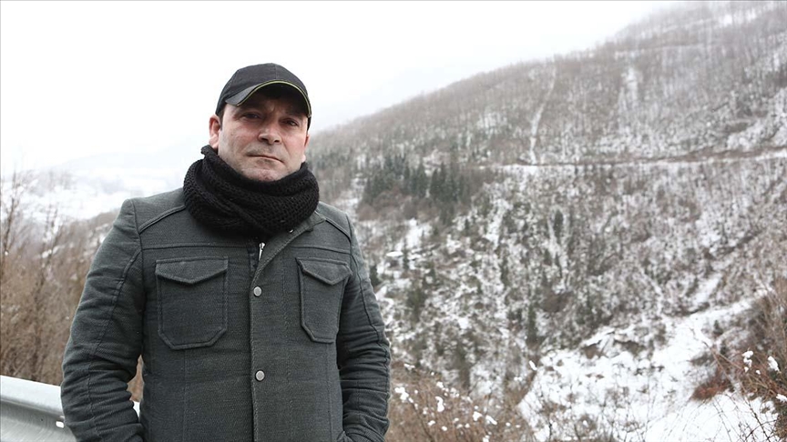 Ukrayna'dan tahliye edilen Türk işçi ailesine kavuşmanın mutluluğunu yaşıyor
