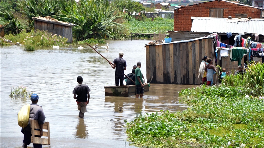 10 dead as Tropical Cyclone Gombe hits Mozambique