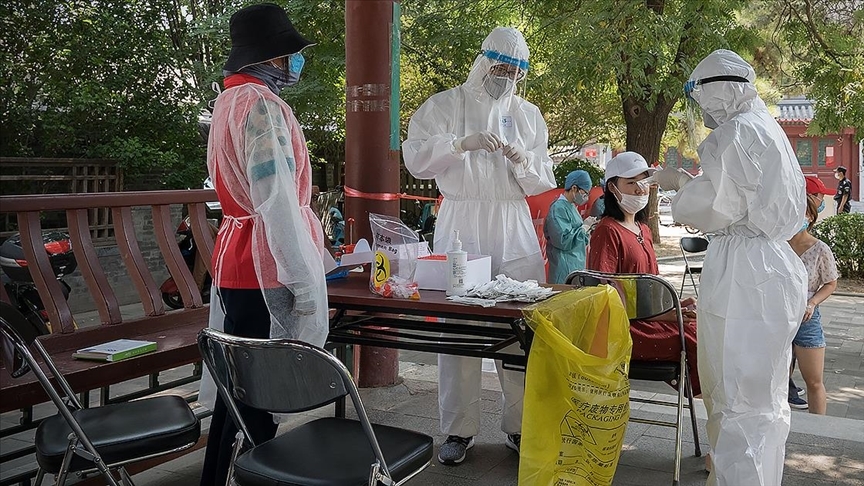 Çin'de son 24 saatte 588, Hong Kong'da 29 bin 381 Kovid-19 vakası tespit edildi