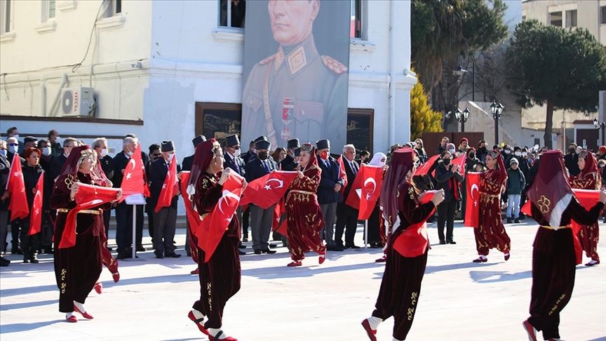 Çanakkale Deniz Zaferi'nin 107'nci yılı etkinlikleri Çimenlik Kalesi'ndeki törenle başladı