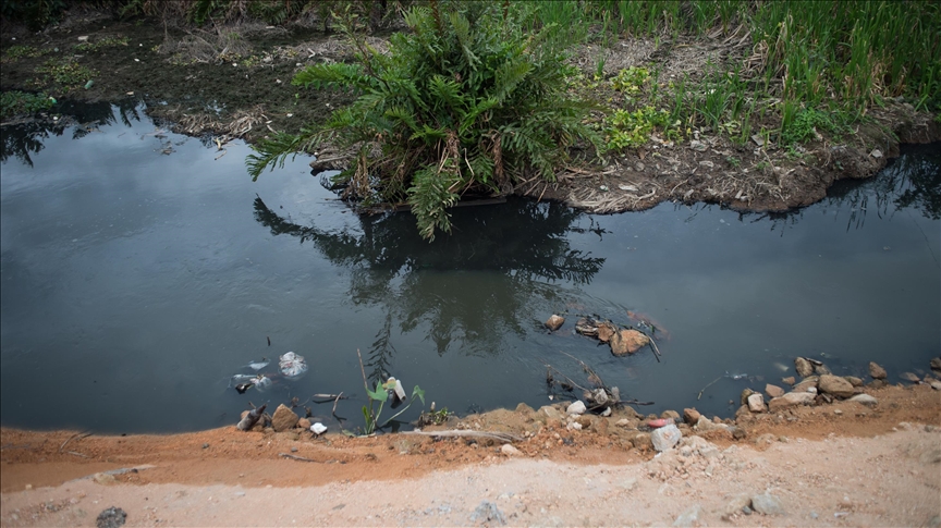 Ugandan river dying from pollution