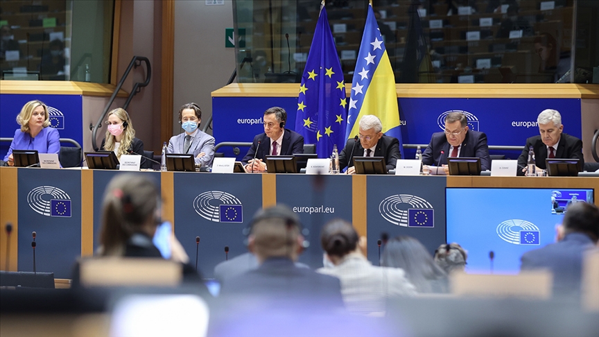 Bosna Hersekli liderler AP'de bir araya geldi