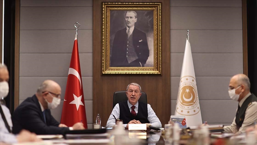 Bakan Akar, komutanlarla Ukrayna'daki son durumu değerlendirdi