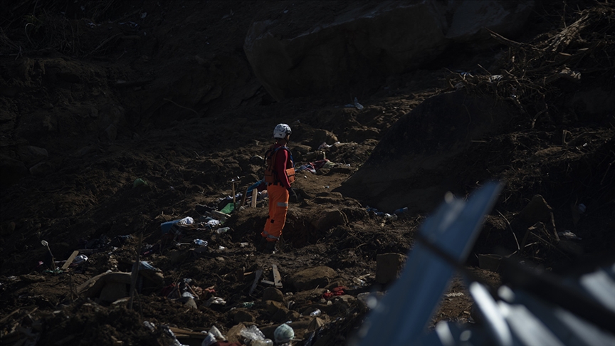 Peru’da heyelan nedeniyle yaklaşık 80 ev toprak altında kaldı