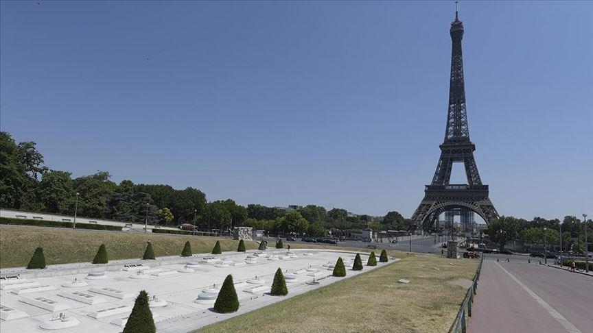 Pariz: Eiffelov toranj produžen za šest metara