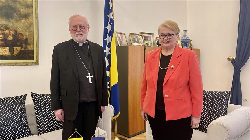 Bisera Turković i Paul Richard Gallagher pozvali na hitan prekid nasilja i rata u Ukrajini