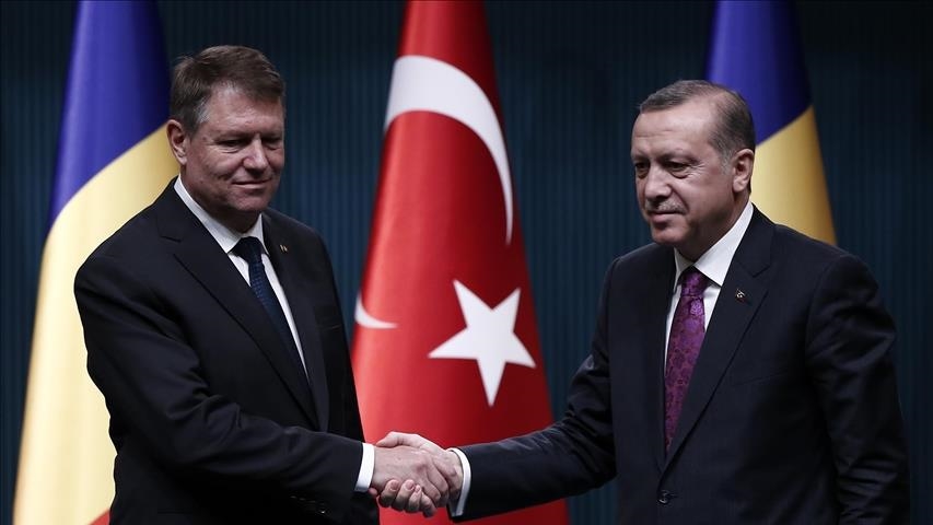 Erdogan s'entretient avec le président de Roumanie, Klaus Iohannis