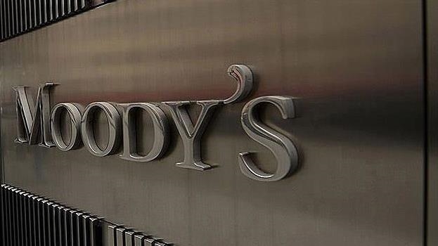 Moody's lowers economic growth, raises inflation estimates