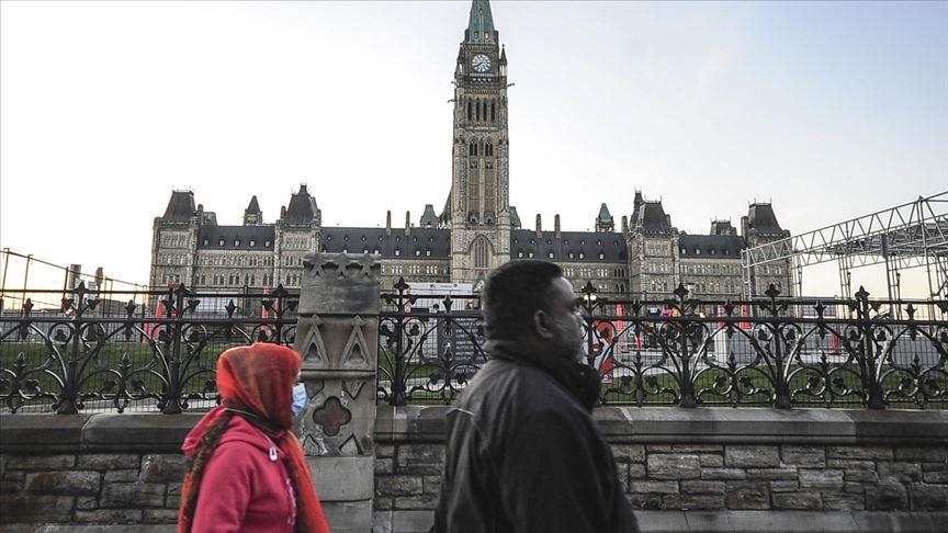 Canada's retail sales rise 3.2% in January