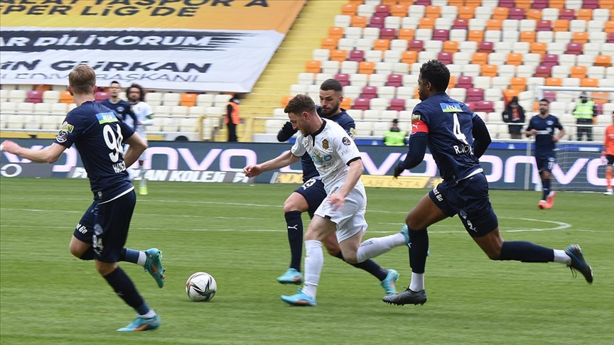 Kasımpaşa deplasmanda 2 golle kazandı