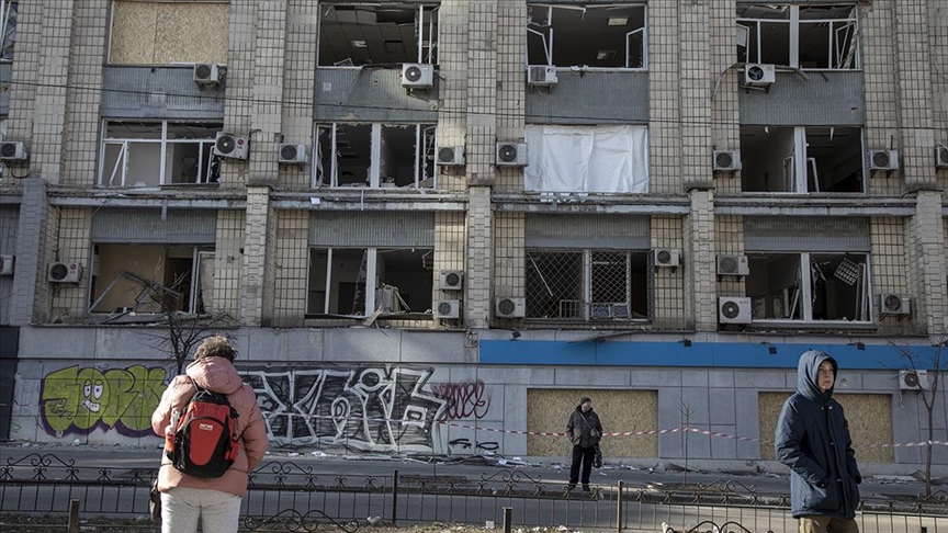 Ukrajina: Nastavljeni ruski napadi na Kijev