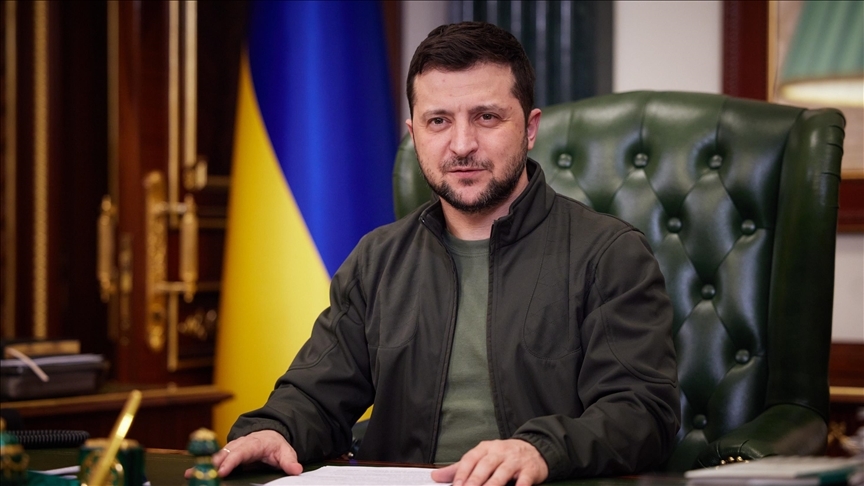 Zelenskiy: Ukrayna'daki bazı partilerin faaliyetinin askıya alınmasına karar verildi