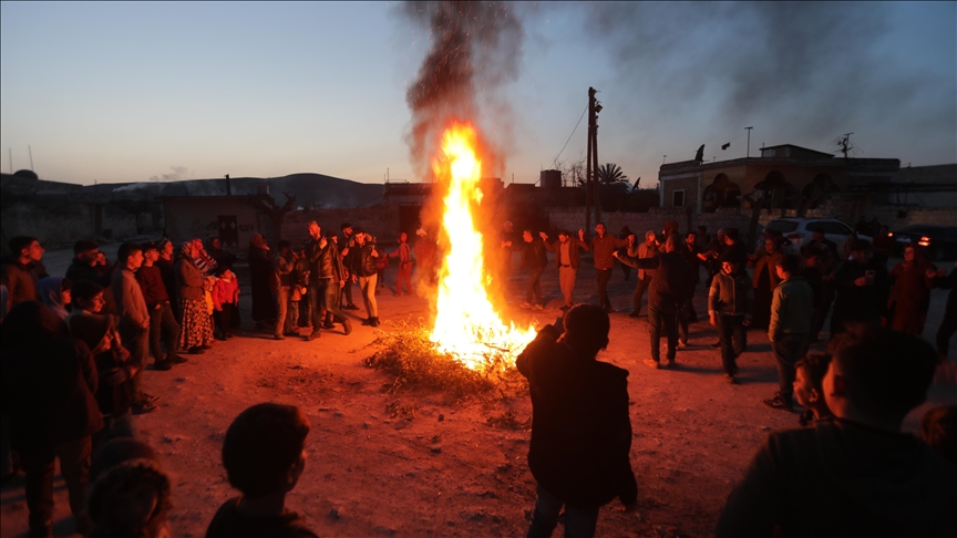 Li Efrînê agirê Newrozê hat dadan