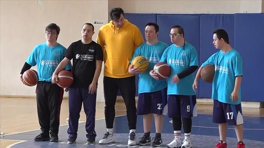 Down sendromlu basketbolcular sporla hayatlarına güç katıyor