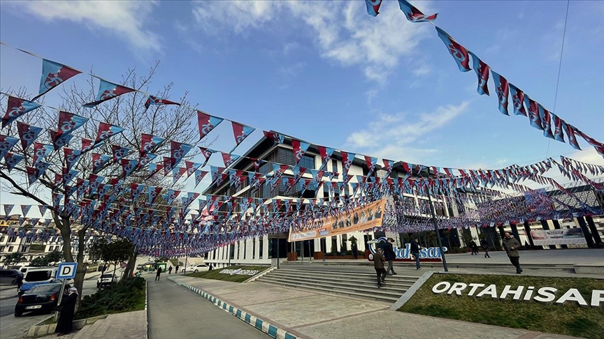 'O sene, bu sene' diyen Trabzonsporlular şehri bayraklarla donatıyor