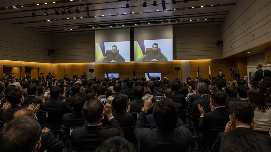 Zelenskiy, Japonya'dan 'Rusya'ya yaptırım ve baskılarını sürdürmesini' istedi