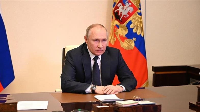 Russia stops selling energy resources for dollars, euros