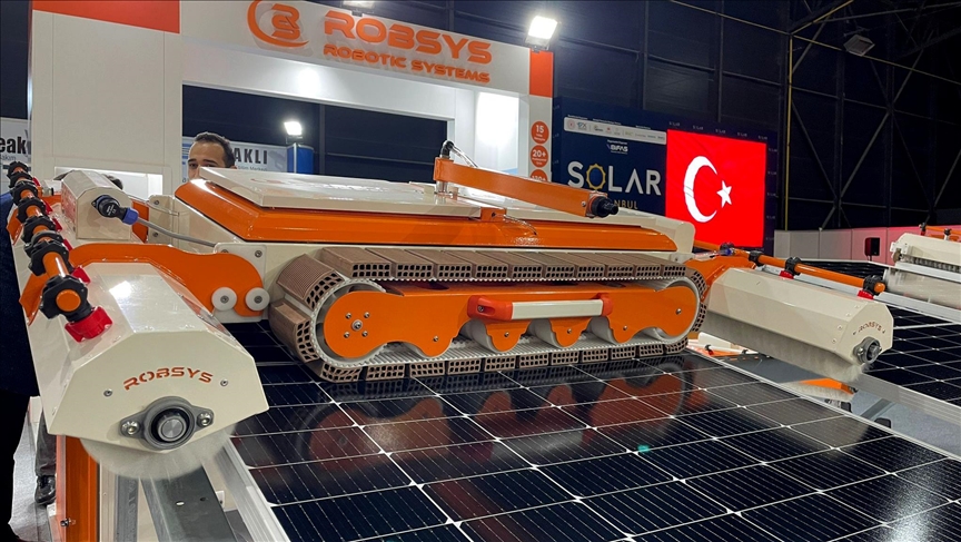 Güneş panellerinde otonom robotlu temizlik yüzde 35 verimlilik sağlıyor