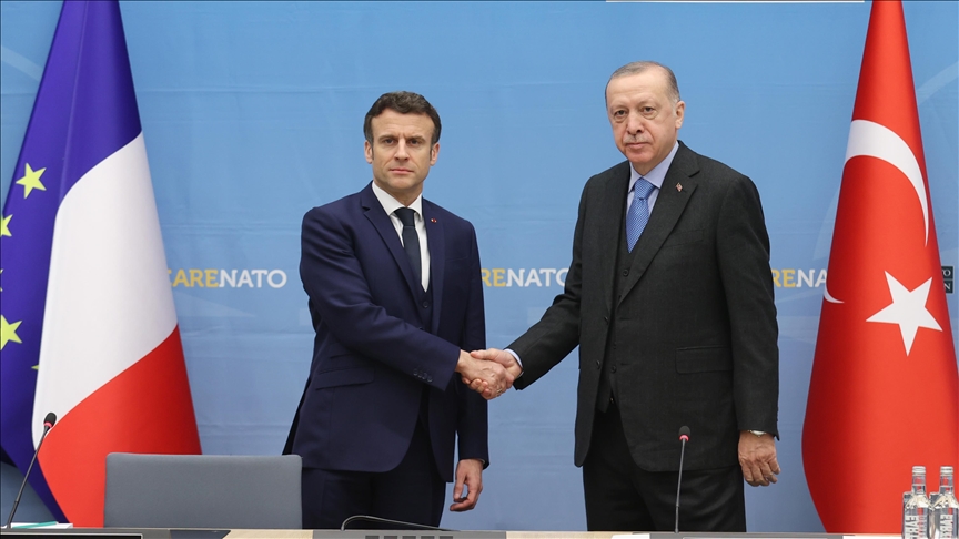 Macron kazao da će s Erdoganom raditi na postizanju primirja u Ukrajini