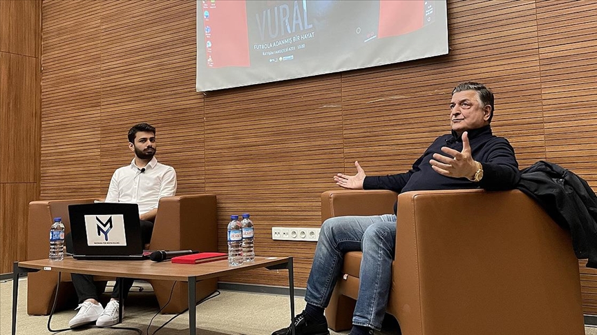 Yılmaz Vural, Marmara Üniversitesinde öğrencilerle bir araya geldi