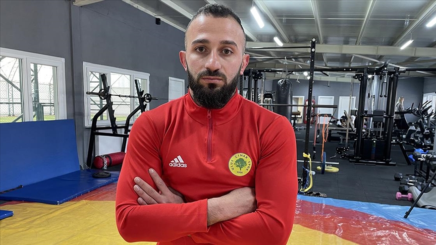 İşitme engelli milli güreşçi Olukman, olimpiyat şampiyonluğu için form tutuyor