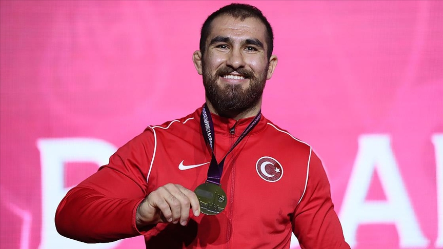 Milli güreşçi Feyzullah Aktürk Avrupa şampiyonu oldu