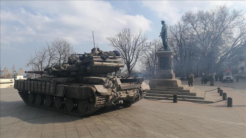 La Russie bombarde des dépôts d'armes ukrainiens avec des missiles Iskander