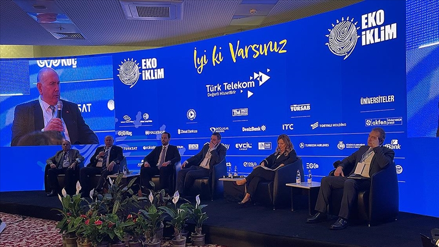 EKO İKLİM Zirvesi'nde yeşil dönüşümde temiz enerjinin rolü tartışıldı