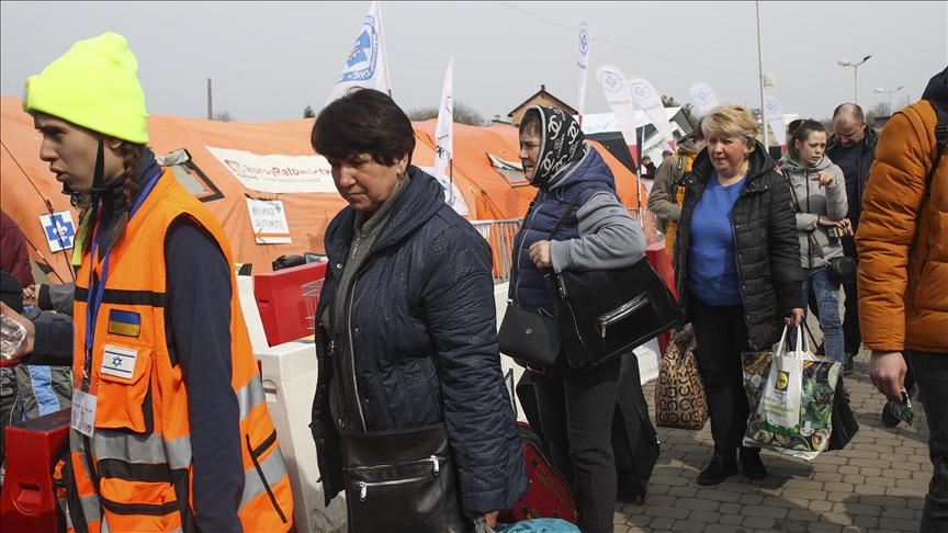 Uluslararası kuruluşlardan Ukrayna'da yerinden edilenlere maddi yardım