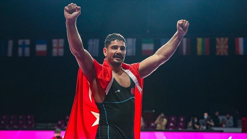 Championnat d'Europe de lutte : le Turc Taha Akgul remporte la médaille d'or
