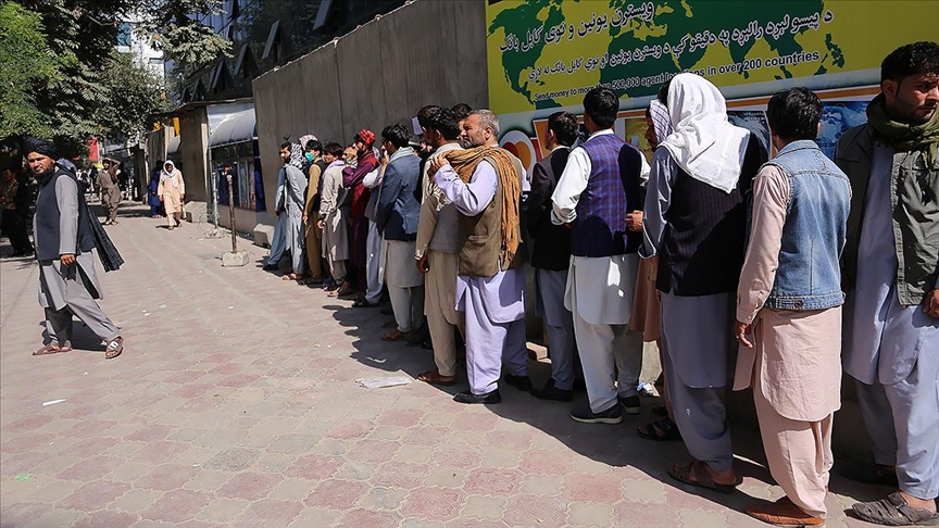 Afganistan'ın komşuları ABD'ye el koyduğu ülke varlıklarını iade etmesi çağrısı yaptı