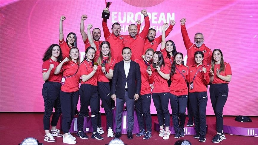 Turkish women's wrestling team top 2022 European Championships