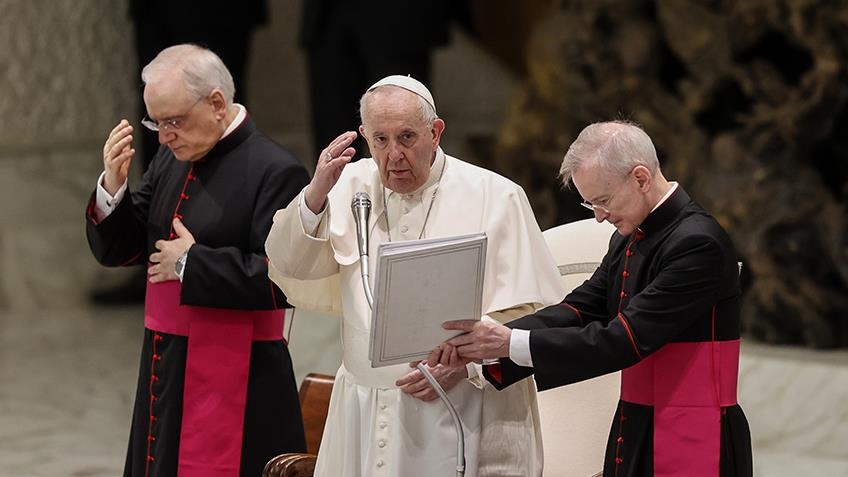 El papa Francisco se disculpa con los indígenas de Canadá por los abusos de la iglesia Católica