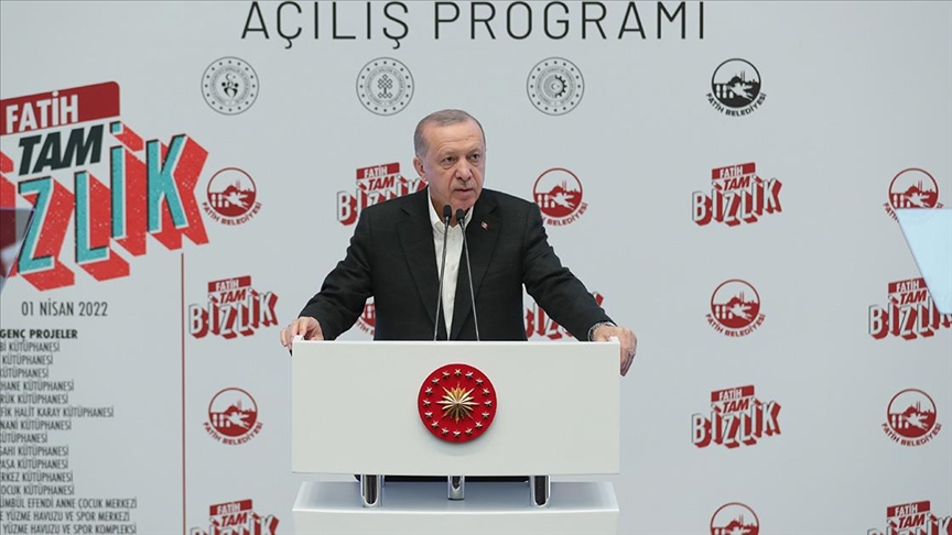 Cumhurbaşkanı Erdoğan: Kitapları çantanızdan, masanızdan asla eksik etmeyin