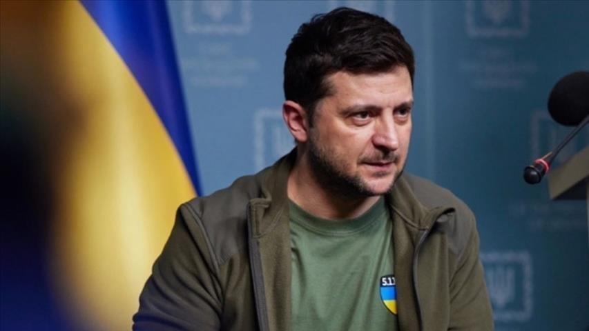 Guerre en Ukraine: Zelensky accuse la Russie de "génocide"