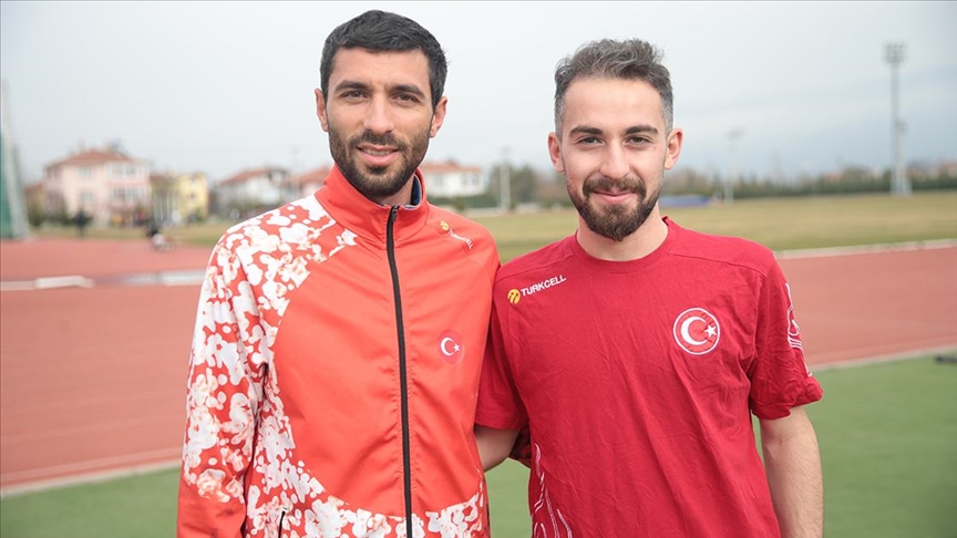 Milli sporcu kardeşler, pistlerde başarıya koşmak için güç depoluyor