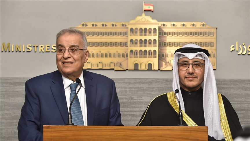 لبنان يرحب بعودة سفير الكويت إلى بيروت بعد غياب 5 أشهر