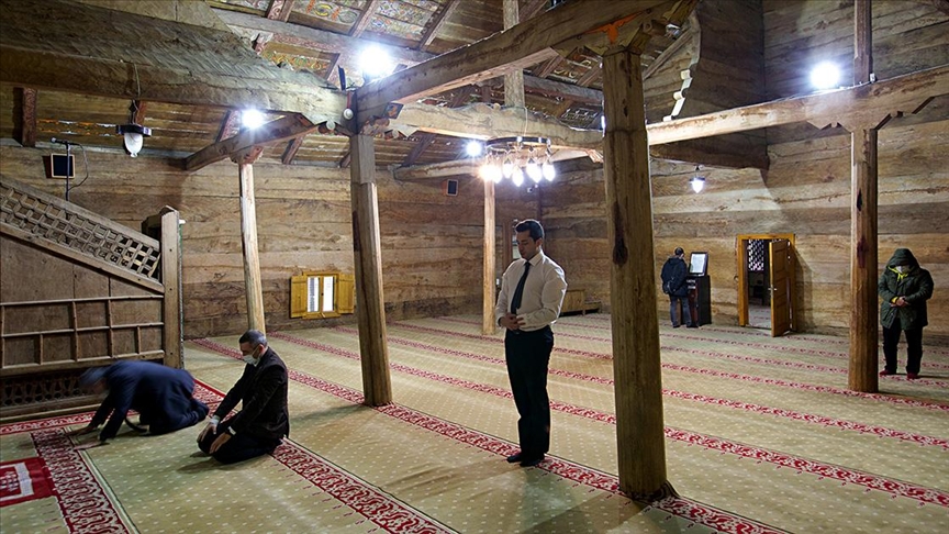 تركيا.. مسجد "غويجلي" الخشبي ينبض روحانية منذ 8 قرون (تقرير)