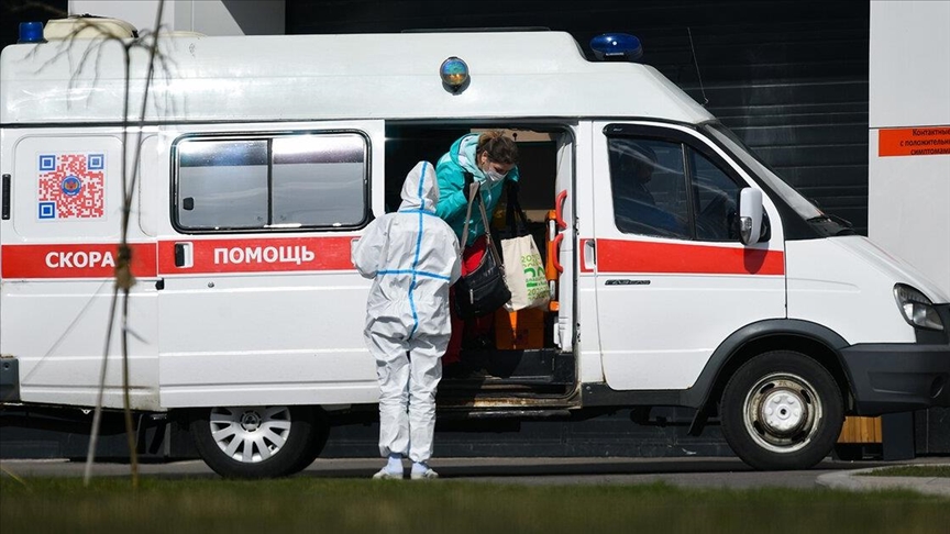 В РФ за сутки с коронавирусом госпитализировали более 3,3 тыс. человек
