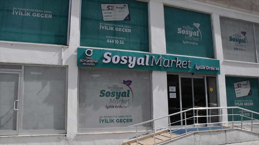 İhtiyaç sahipleri için açılan sosyal market ramazanda da 'iyilik' dağıtıyor