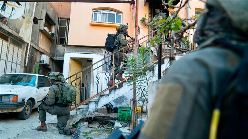 İsrail, işgal altındaki Batı Şeria'nın kuzeyinde 20 Filistinliyi tutukladı