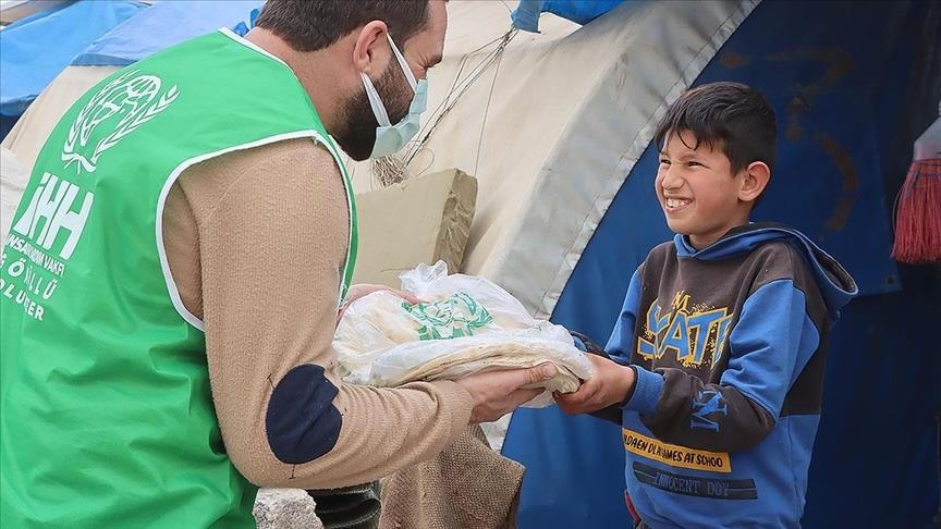 Turkish charity distributes 3M bread loaves in Syria