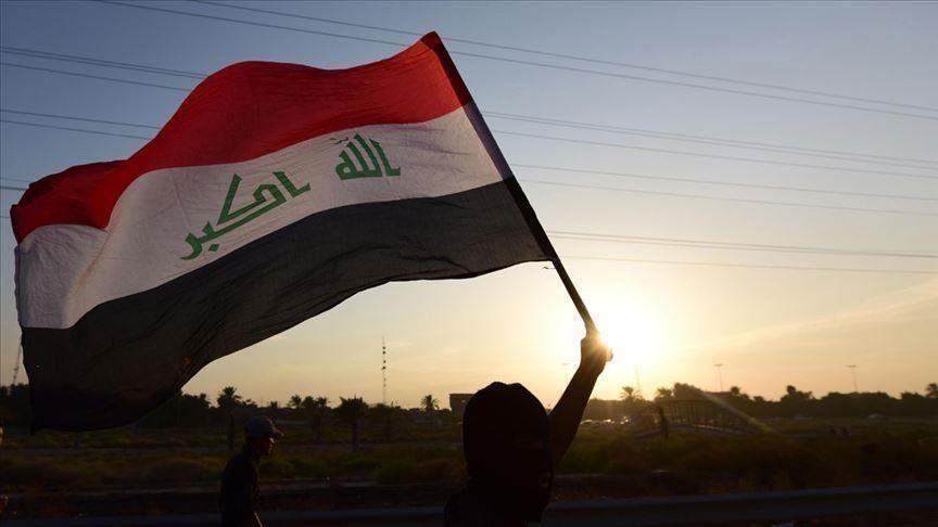 Protesters seeking jobs shut oilfield in Iraq