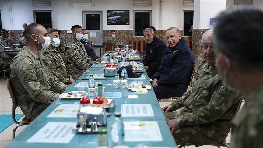 Президент Эрдоган открыл ифтар с военнослужащими