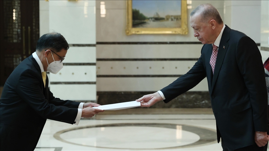 Büyükelçilerden Cumhurbaşkanı Erdoğan'a güven mektubu